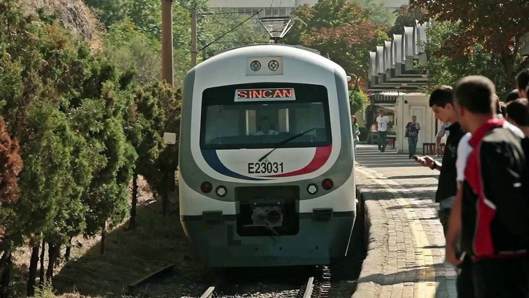 Sefer başı dolulukta Marmaray banliyö treni ve Ankara metrosu zirvede 15